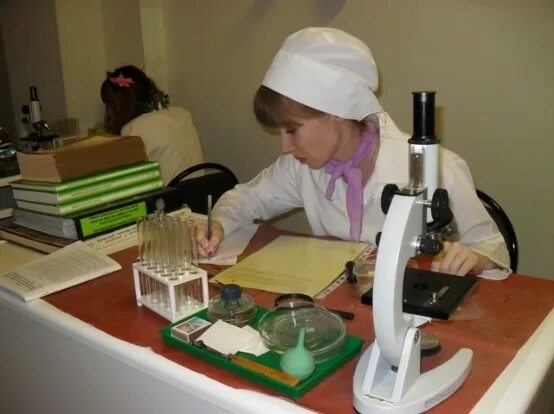 Профессия фармацевт. Фармацевтика профессии. Мед колледж в туле специальность фармация. Фармацевт колледж. Специальность фармация.