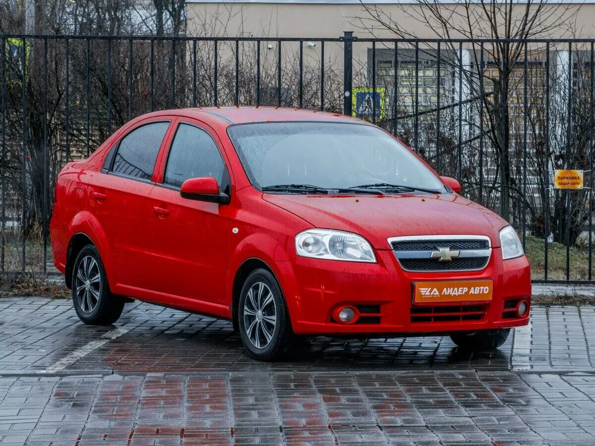 Автомобили до 200 тысяч рублей. Шевроле Авео т250 красная. Авео т250 седан. Chevrolet Aveo 2008 1.4. Chevrolet Aveo 2008 седан.