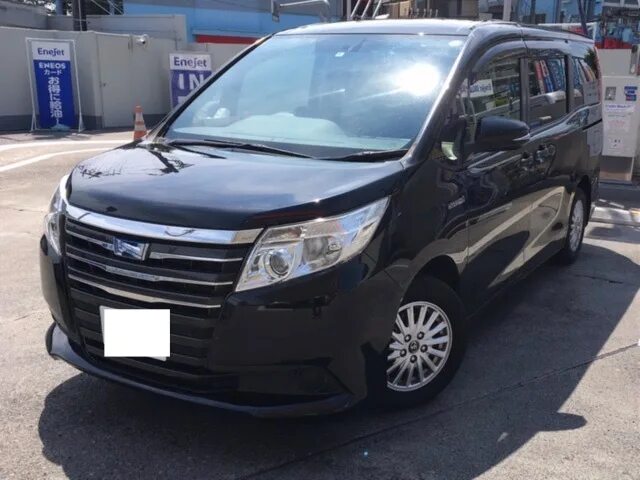 Noah гибрид. Минивэн Toyota Noah Hybrid 2015. Тойота Ноан 2014 гибрид. Toyota Noah Hybrid x. Тойота Ноах гибридный 2014 год.