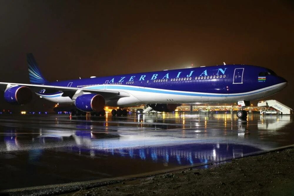 Мешхед (аэропорт). Азербайджанские авиалинии (azal). На сегодня самолет баку. Самолет azal. Самолет баку.
