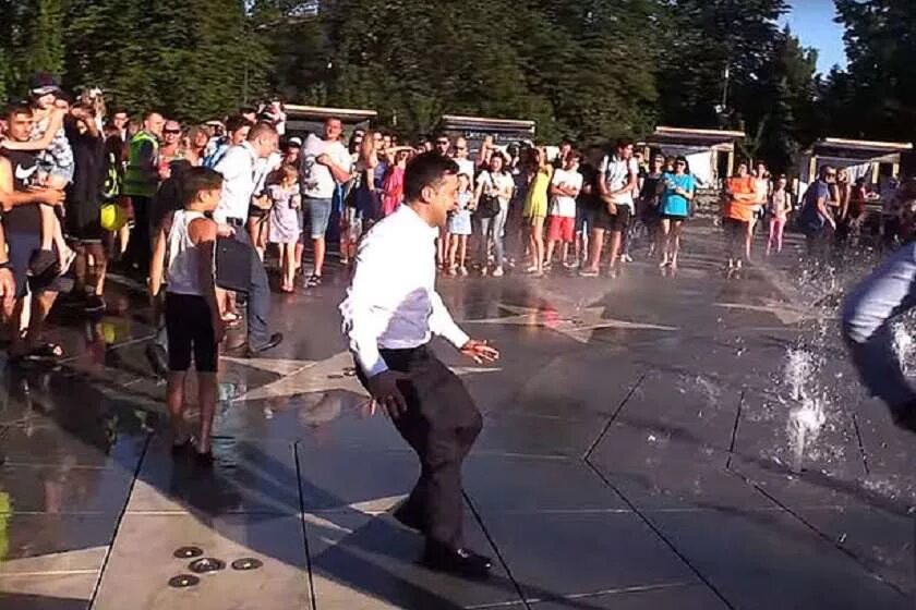 Купаться в мариуполе. Купаться в мариуполе