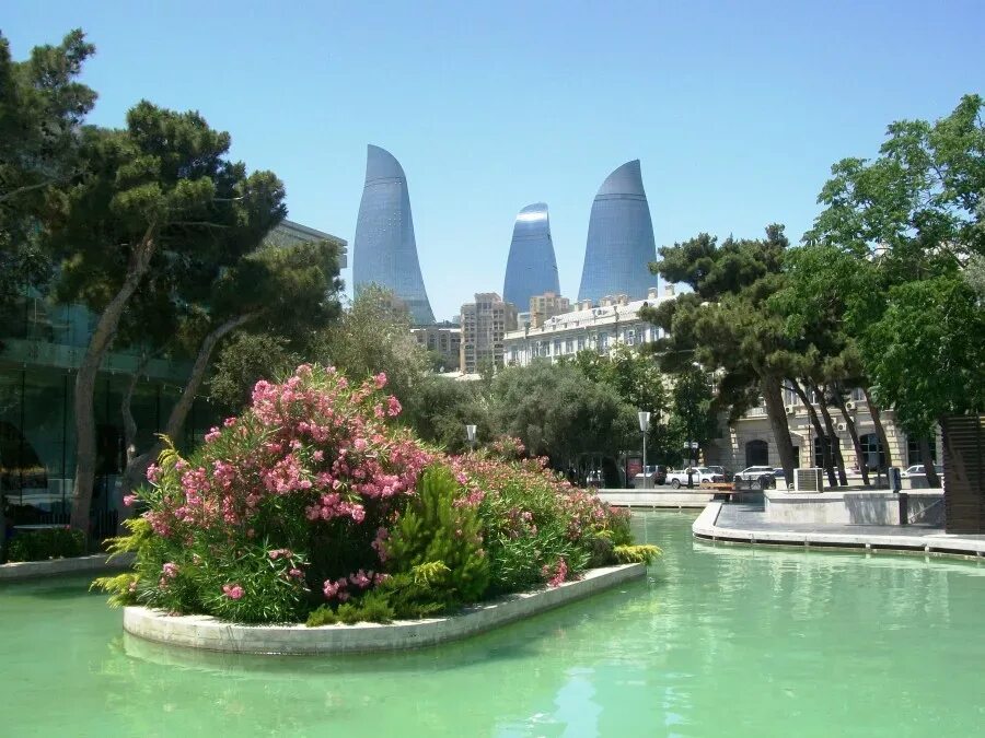 Нагорный парк азер. Нагорный парк баку. Гыш парк баку. Приморский парк баку. Центральный парк баку азербайджан.