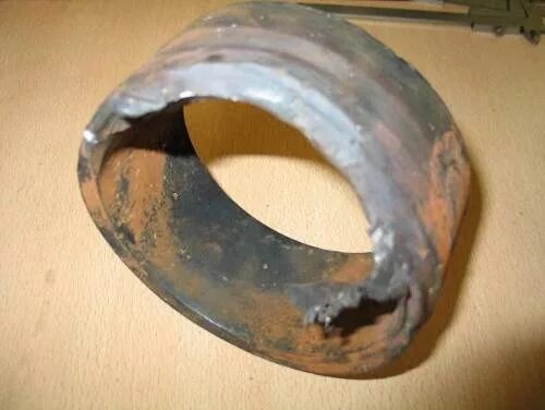 Износ цапф. Проворот колец подшипника качения. изношенный подшипник скольжения. повреждения подшипников скольжения. износ подшипника.