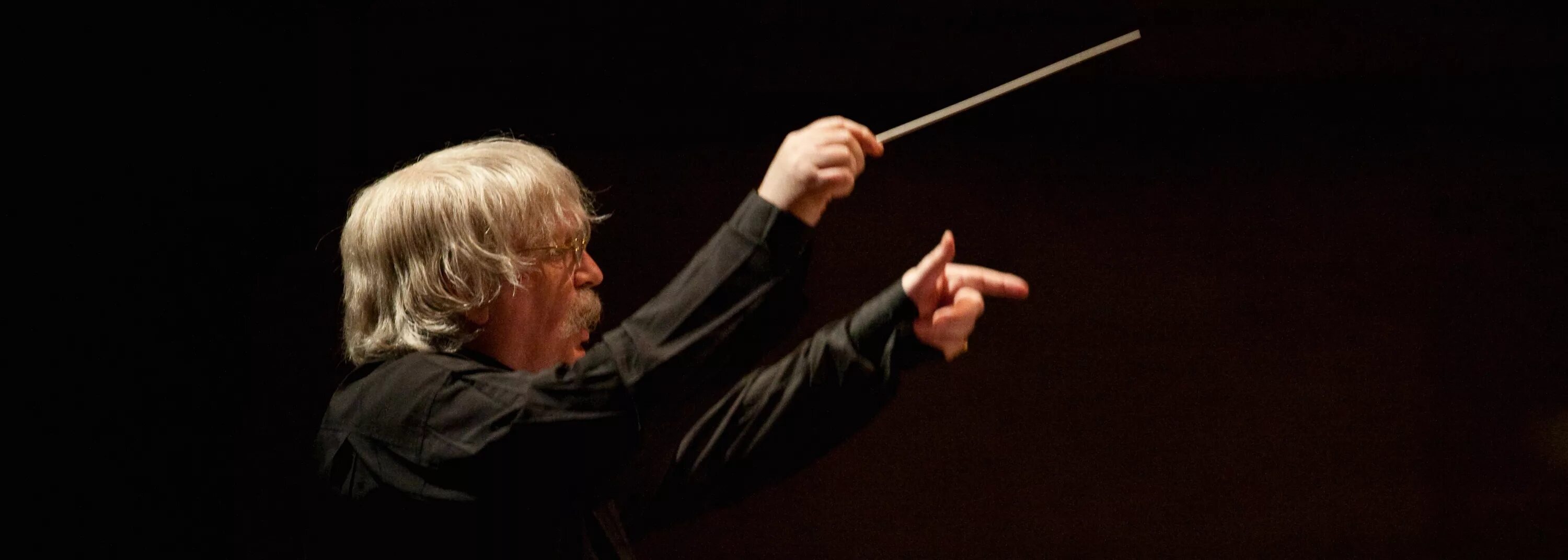 месса мира карл дженкинс. карл дженкинс. карл уильям памп дженкинс фото. дженкинс композитор. карл дженкинс.