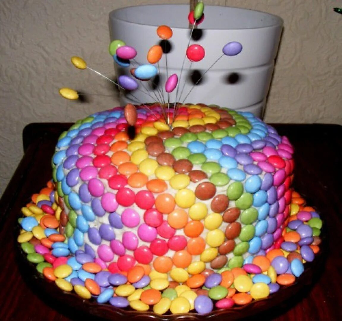 Какой день рождения можно сделать. Украшение детского торта своими руками. Торт декор необычный детский. Несложное украшение детского торта. Украшение торта ребенку на день рождения.