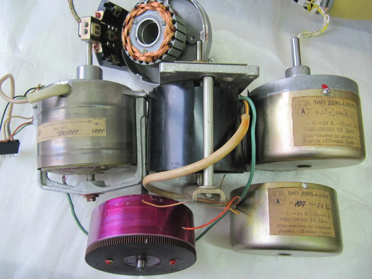 Двигатель дб 038 3. 038. Двигатель бензиновый дб-5. Двигатель дб 4. Бензиновый двигатель скат дб-9.