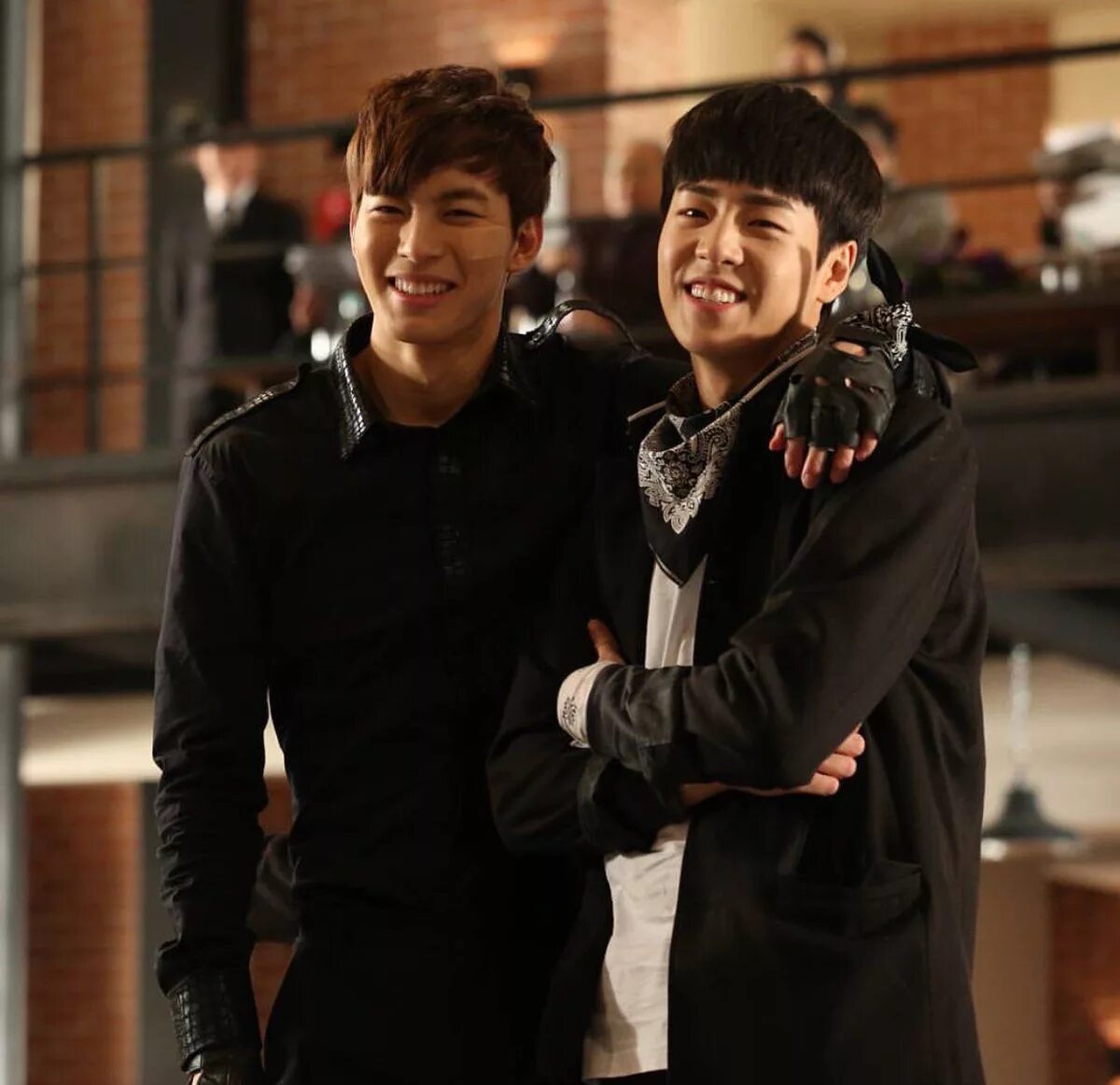 Расколотая битвой синева небес дорама. Ким у бин дорама. Школа мурим дорама хон бин. Расколотые битвой небеса дорама. Расколотая битвой синева небес сериал.