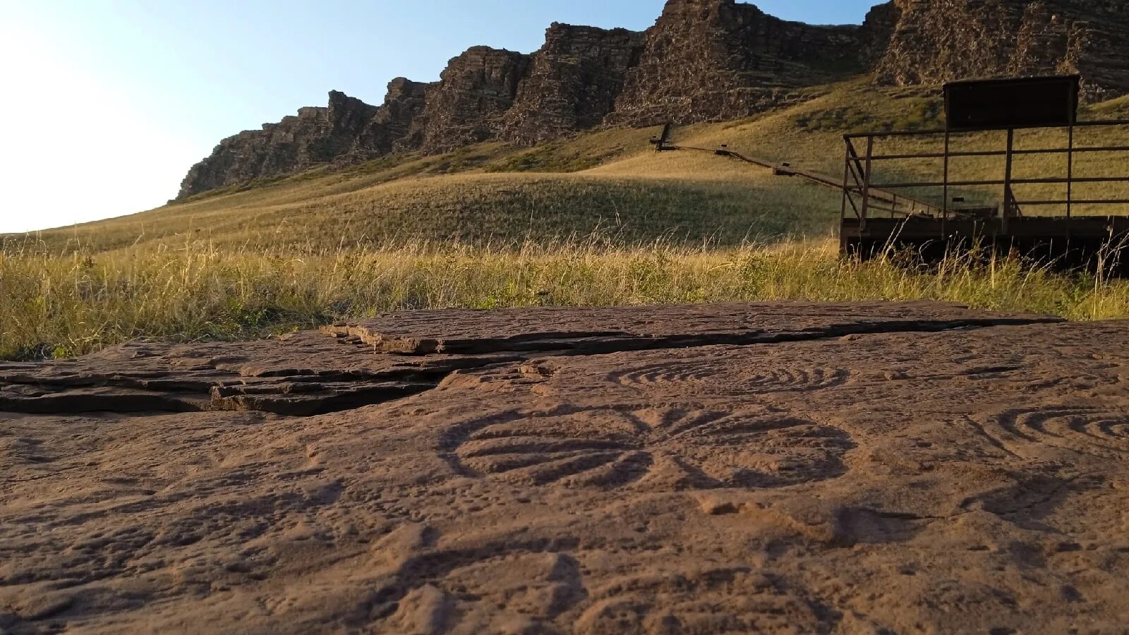 Код хакасии. Республика хакасия административный центр. Хакасия земля 5 стихий. Хакасия столица республики на карте россии. Долина царей хакасия.