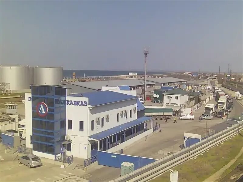 Поселок чушка порт кавказ. Порт кавказ фото 80. Невтибаза косса чушк югнефтехимтранзит порт кавказ. Порт кавказ икарус. Нефтебаза югнефтехимтранзит порт кавказ коса чушка.