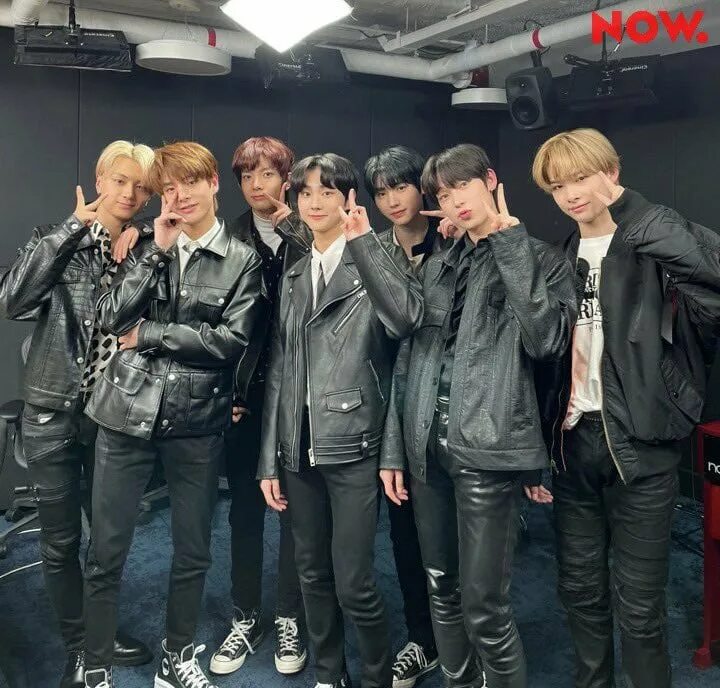 Группа enhypen 2022. Энхайпен кпоп группа. Инхайпен. K pop группа enhypen. Джей пак enhypen.