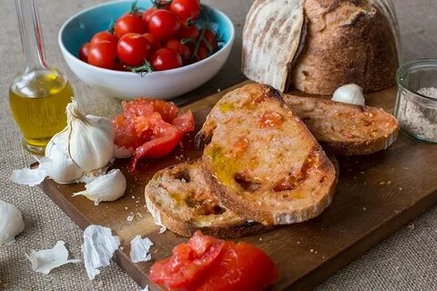 Tomato bread