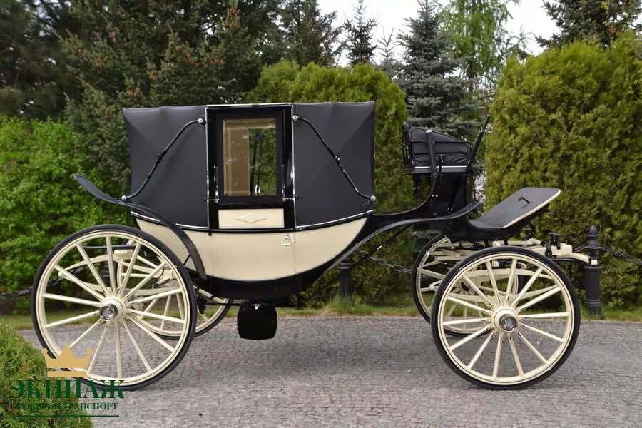 Ландо конный экипаж. Ландо это. Ландо фаэтон кузов. Ландо экипаж. Ландо карета.