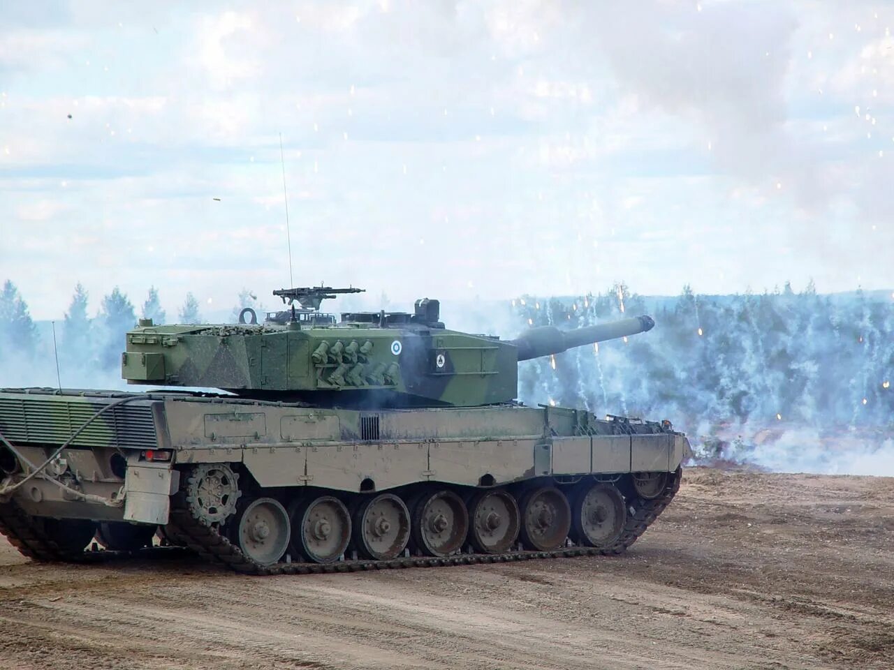 Танки леопард 2а4. Leopard 2 4. Leopard 2a7 trophy. Танк леопард 2а5. Leopard 2a4 танк.