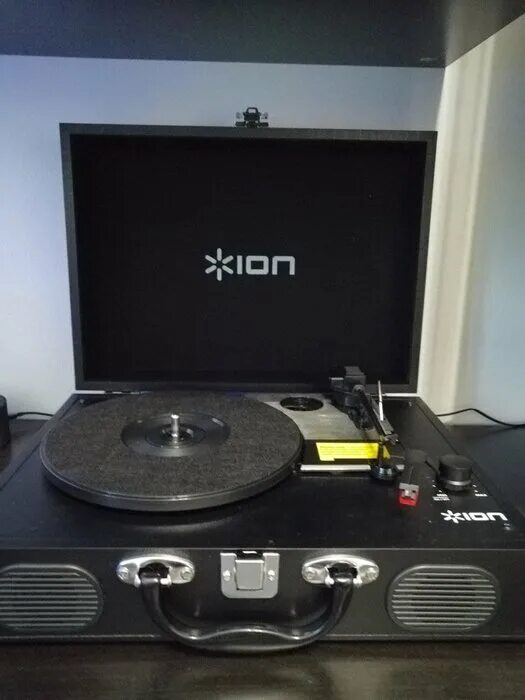 Eag 911 проигрыватель виниловых пластинок. Ion audio vinyl motion черный. виниловый проигрыватель ion vinyl motion коробка. виниловый проигрыватель ion vinyl motion коробка. Vinyl motion.