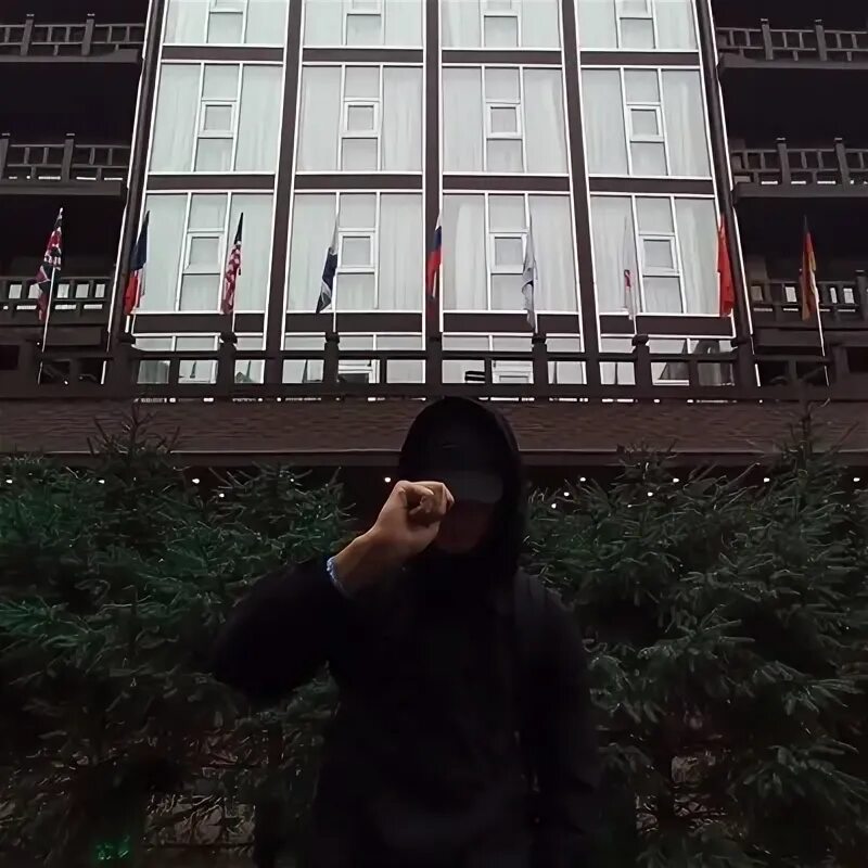 Горит невиданный. Там где нас нет горит невиданный рассвет.
