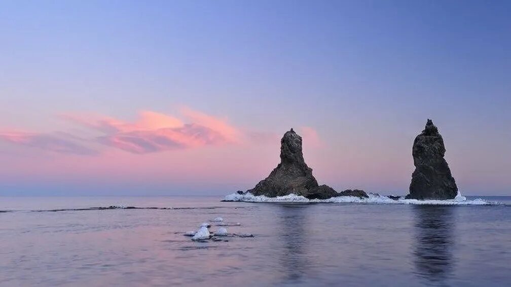 Скала два брата. Скала два брата. Скала два брата. Два брата дальнегорск рудная пристань приморский край. Скала два брата дальнегорск.