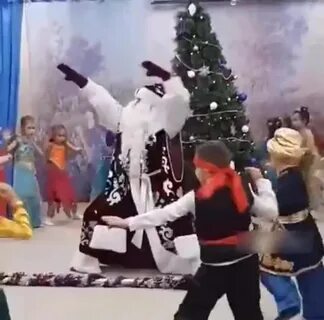Видео дед зажигает