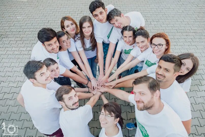 Часть общества объединяющая близких людей. Сообщество родителей. Фотографии сообщества. Сообщество. Сообщество родителей картинки для группы.