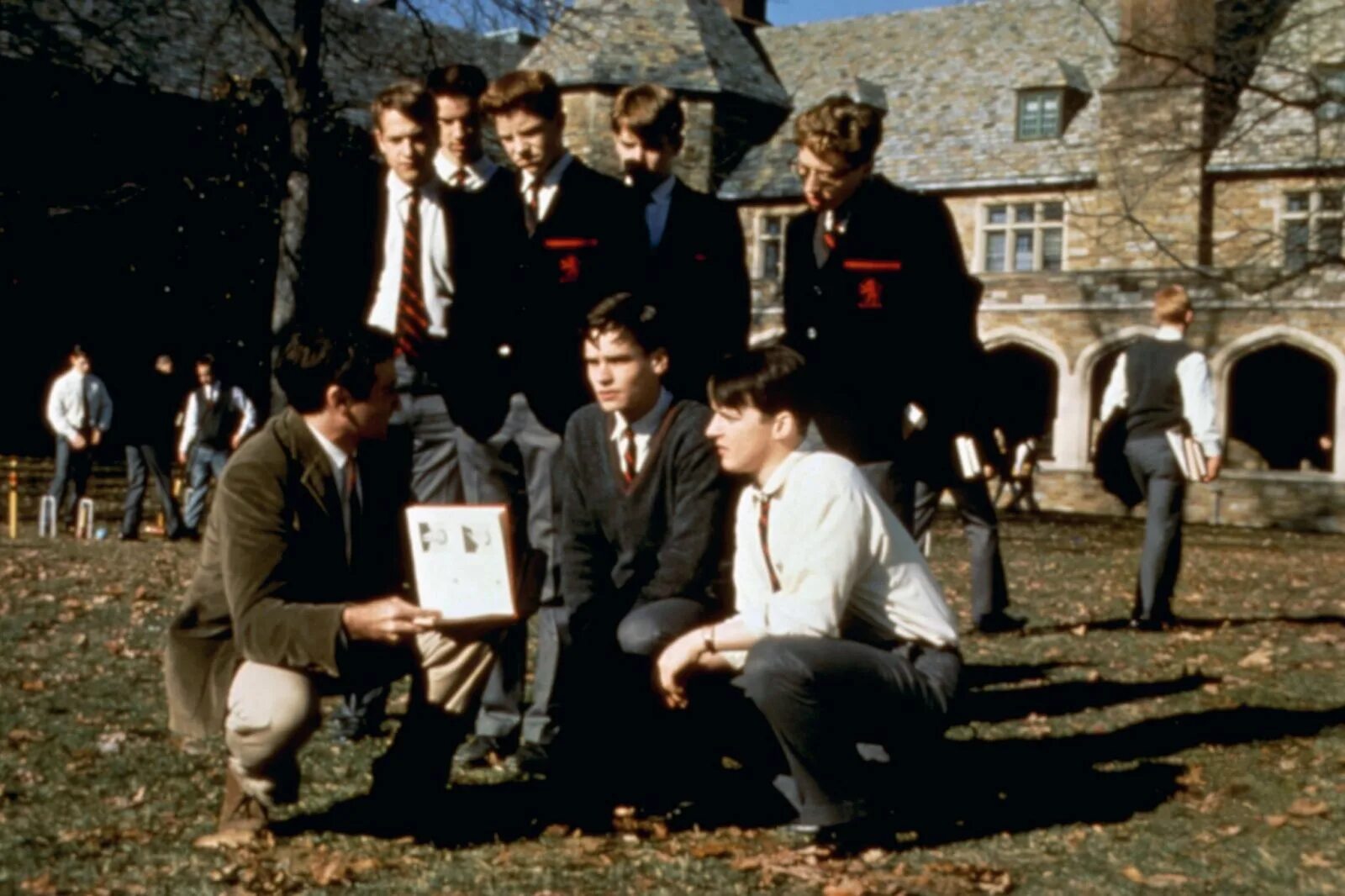 Общество мертвых поэтов / Dead poets Society (1989). Джон Китинг общество мертвых. Китинг общество мертвых поэтов. Общество мертвых поэтов кадры 1989.