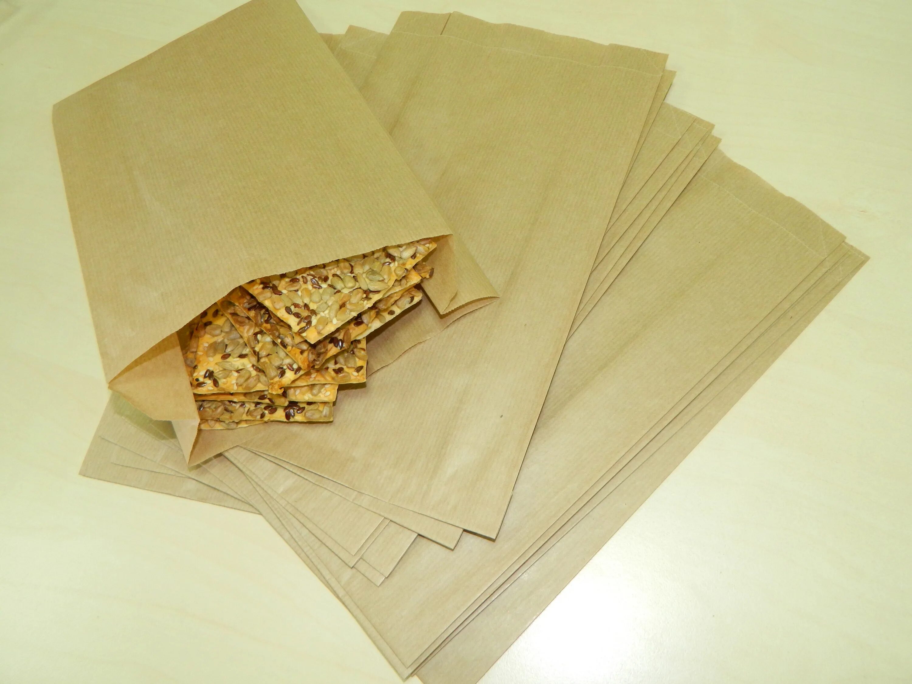 Вся упаков. Бумажные пакетики. Ламинированная бумага для печати. Бумага крафт 300 грамм. Ламинированная бумага для упаковки.