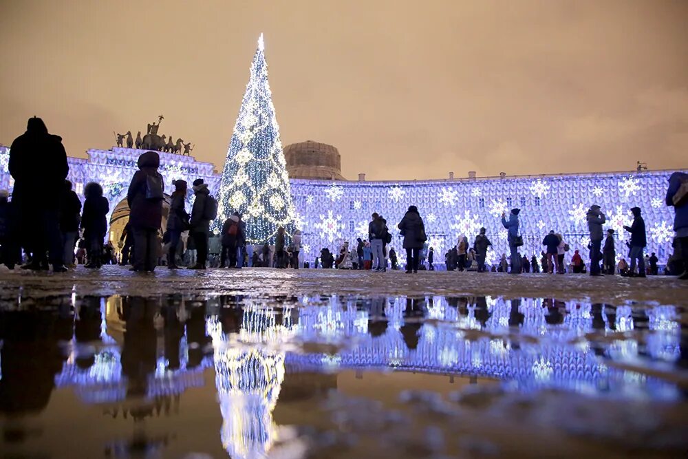 Новогодний салют в Санкт-Петербурге Дворцовая площадь. Новогодний фейерверк на Дворцовой площади. Новогодний салют Дворцовая площадь. Новогодний салют елка Петербург. Мероприятия в спб в 2024 году