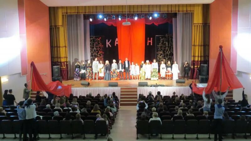 Лепс парус концерт. Хореографический ансамбль алые паруса владивосток. Дк парус. Паруса слободской. Алые паруса слободской.