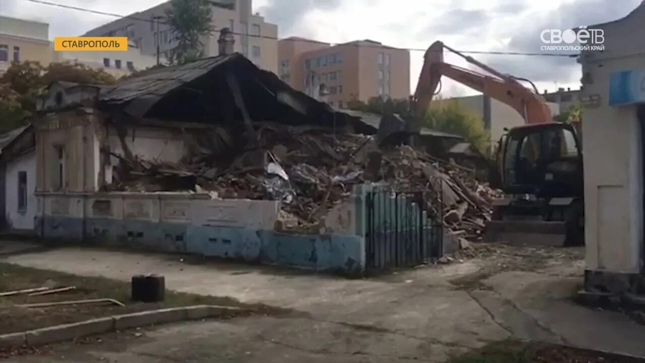 Но не снесенных в. Но не снесенных в. В калуге солнечный микрорайон дом старый после пожара снос дома. Сносят школу из красного кирпича. Но не снесенных в.