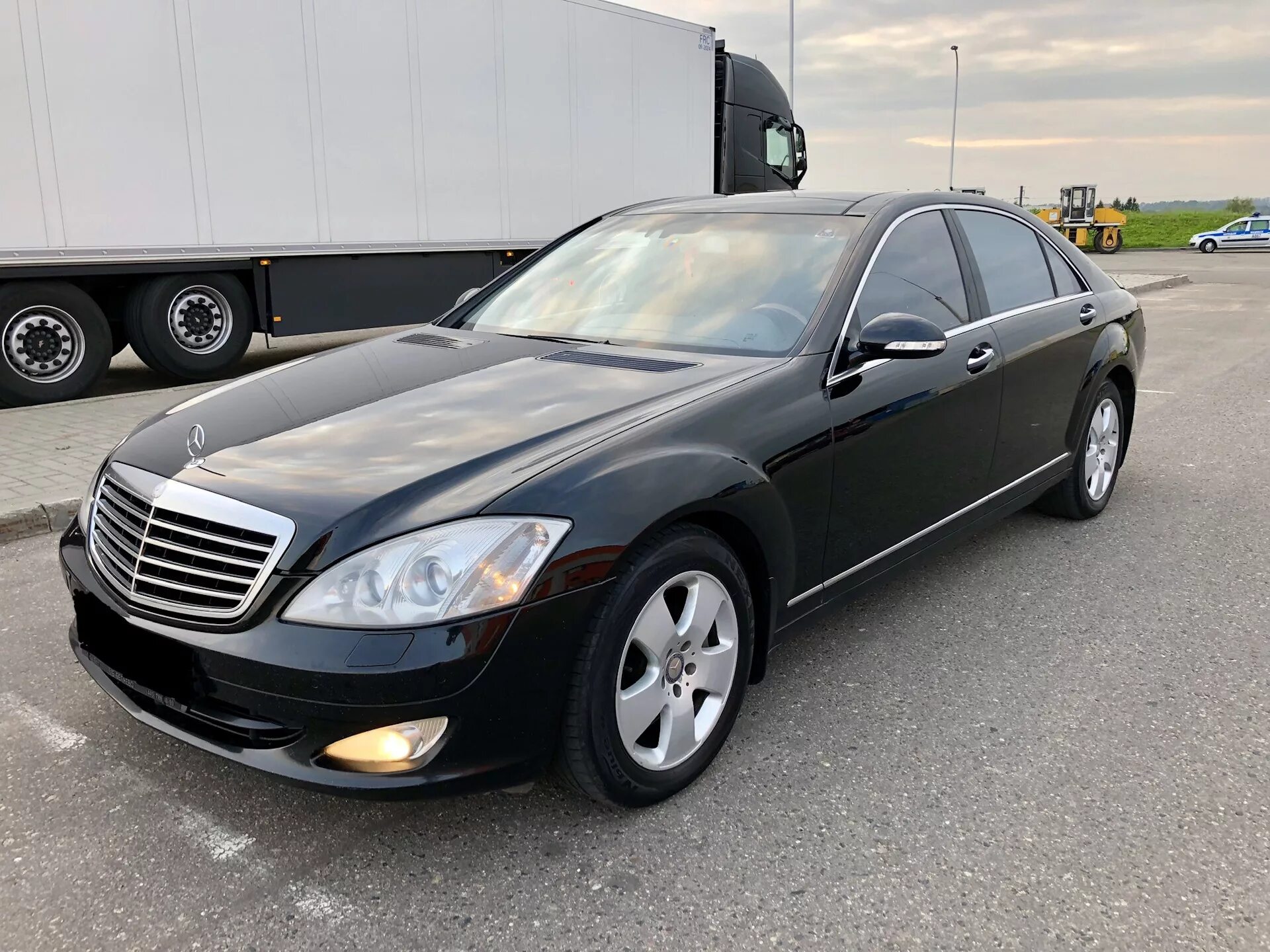 Мерседес бенц s500. Мерседес s500 4matic 2008. Мерседес s500. Mercedes-Benz 500 4matic. Мерседес s500 2008.