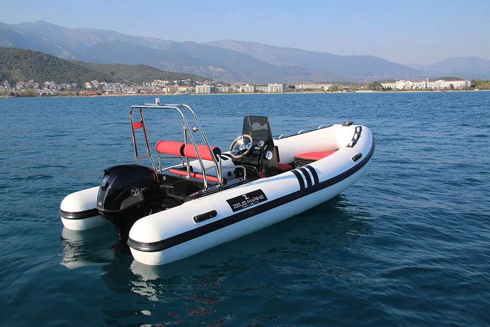 Лодка зевс 3. Лодка зевс 2. Лодка fishman 200 set. Моторные яхты мангуста 165. Экспедиционная яхта сахалин.