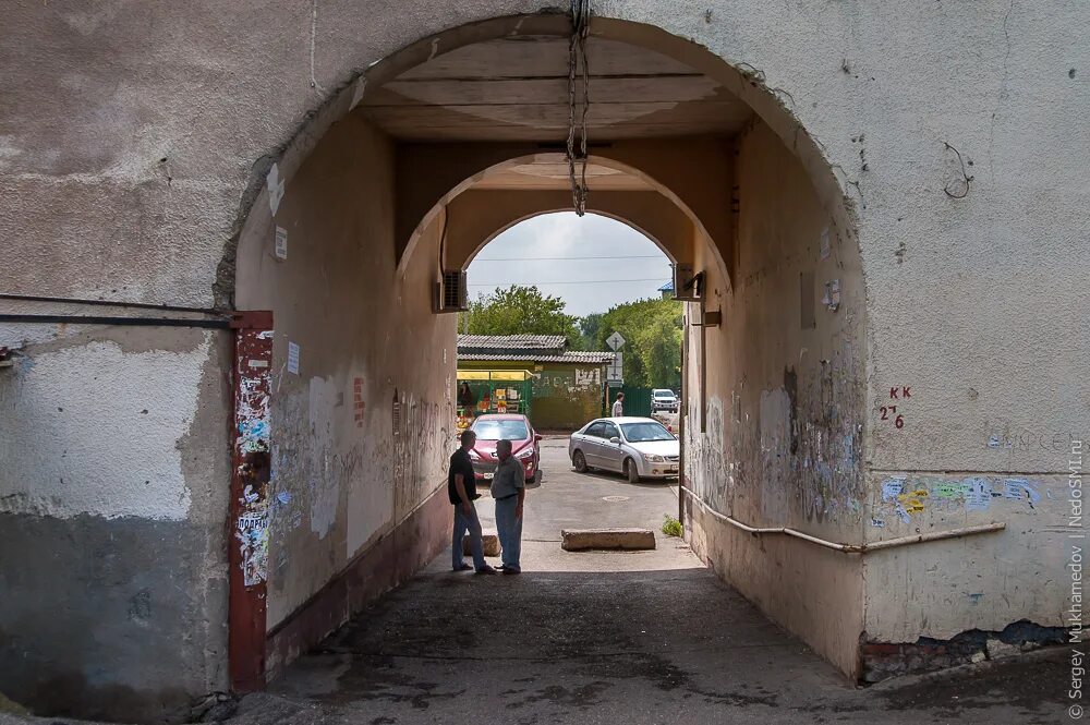 Новости арка. Советское здание с аркой. Арка Уфа. Арка в Старом городе. Арка искусств Уфа.