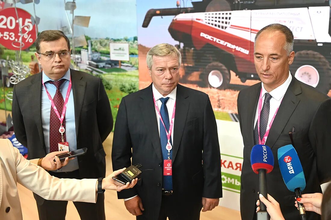 ростсельмаш новый завод ростов на дону. тракторный завод завода ростсельмаш. новый тракторный завод в ростове на дону. трактора производства ростсельмаш. тракторный завод завода ростсельмаш.