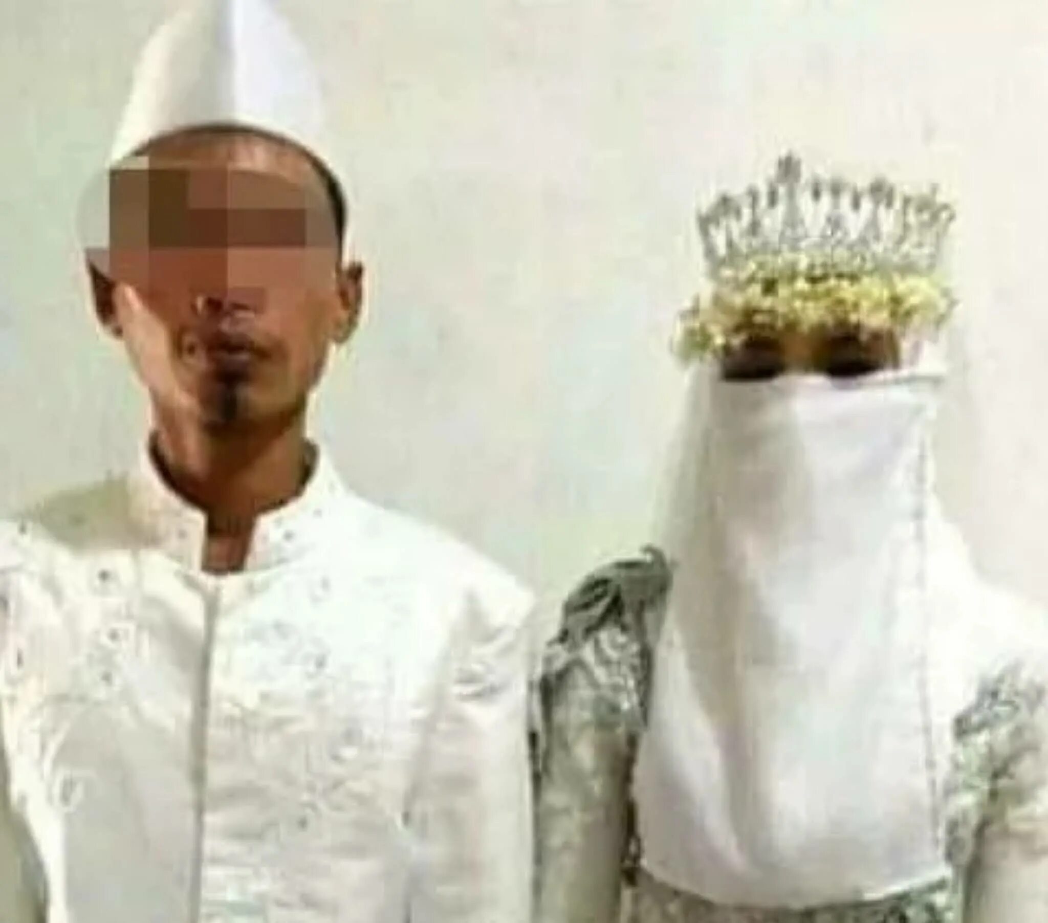 Муж потребовал развод. Ранние браки в Исламе первая брачная ночь. Первая брачная ночь у казахов. Парень женится на мужчине. 1 День после свадьбы.