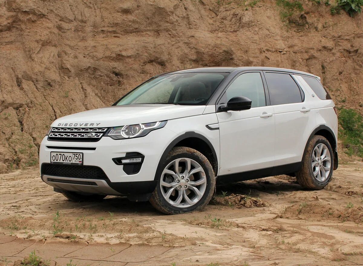 Land rover discovery sport отзывы. Люнд Ровно Дискавери спорт. Ленд Ровер Дискавери спорт. Land Rover Discovery Sport l550. Land Rover Discovery Sport 2015.