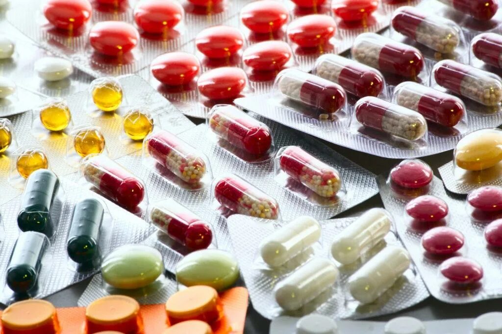 Какие современные препараты. Лекарства. Лекарственный препарат это в фармакологии. Медикаментозная терапия. Импортные лекарства.