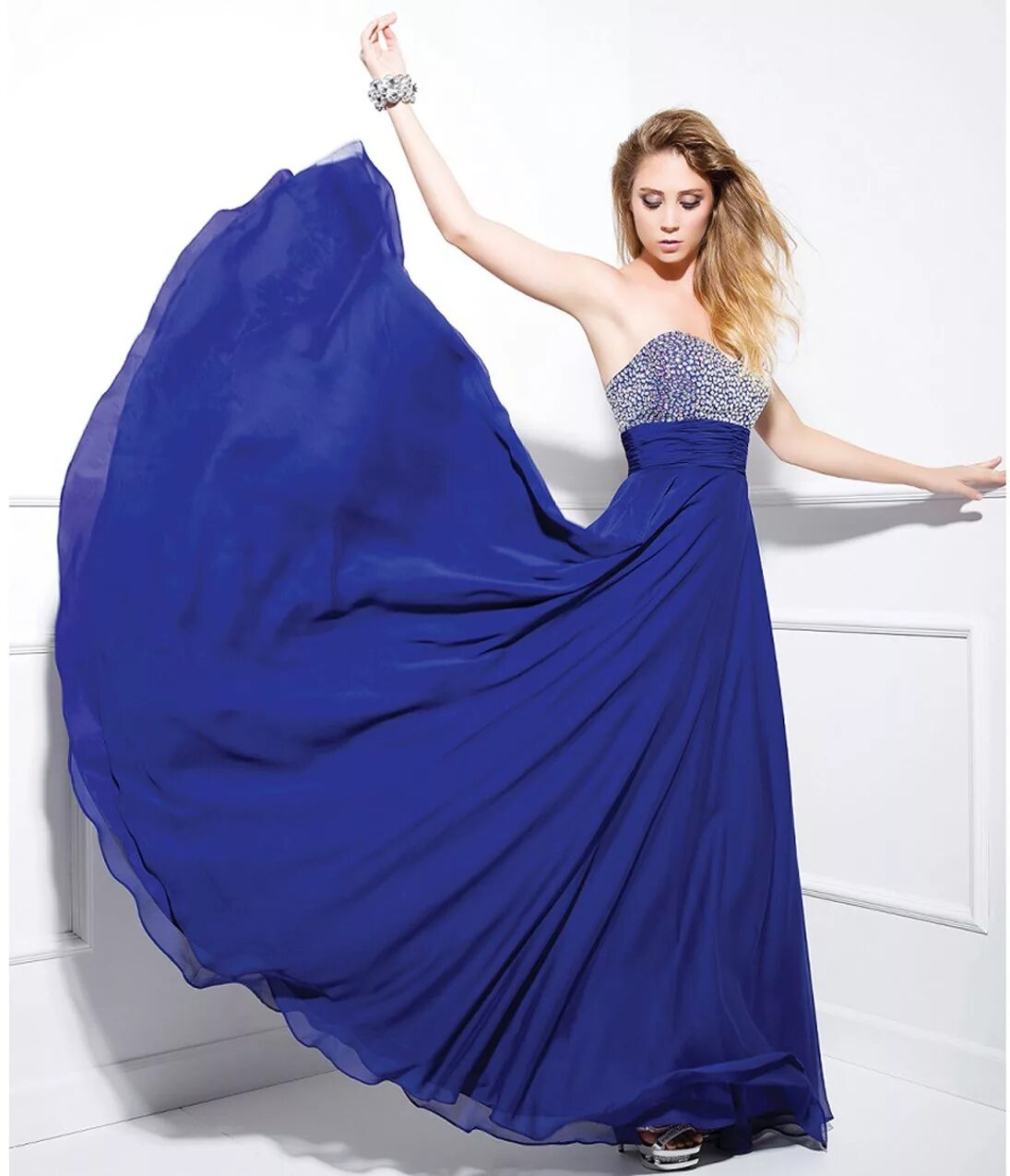 Длинное платье. Платье синего цвета. Синее вечернее платье. Красивые длинные платья. Жена синем платье