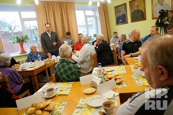 Госпиталь ветеранов запись. Госпиталь ветеранов труда Курск. Госпиталь ветеранов войн 3. Госпиталь ветеранов Пермь. Еда для ветеранов.