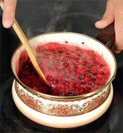 Брусничный соус для мяса рецепт