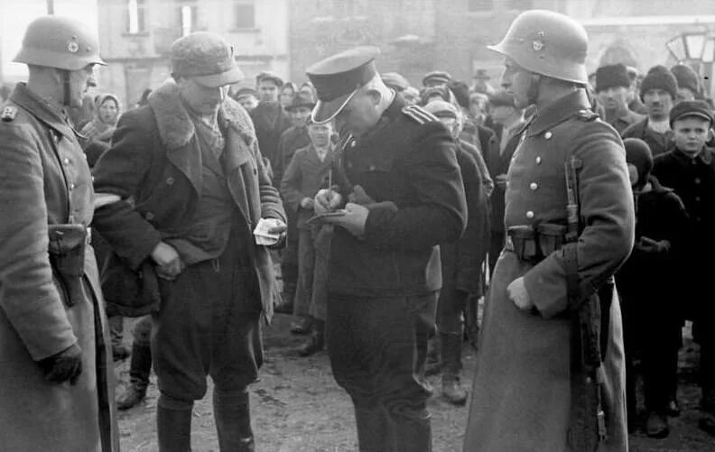 Кто такие полицаи. Польская синяя полиция 1939. Польской полиции генерал-губернаторства. Полиция Германии 1941.