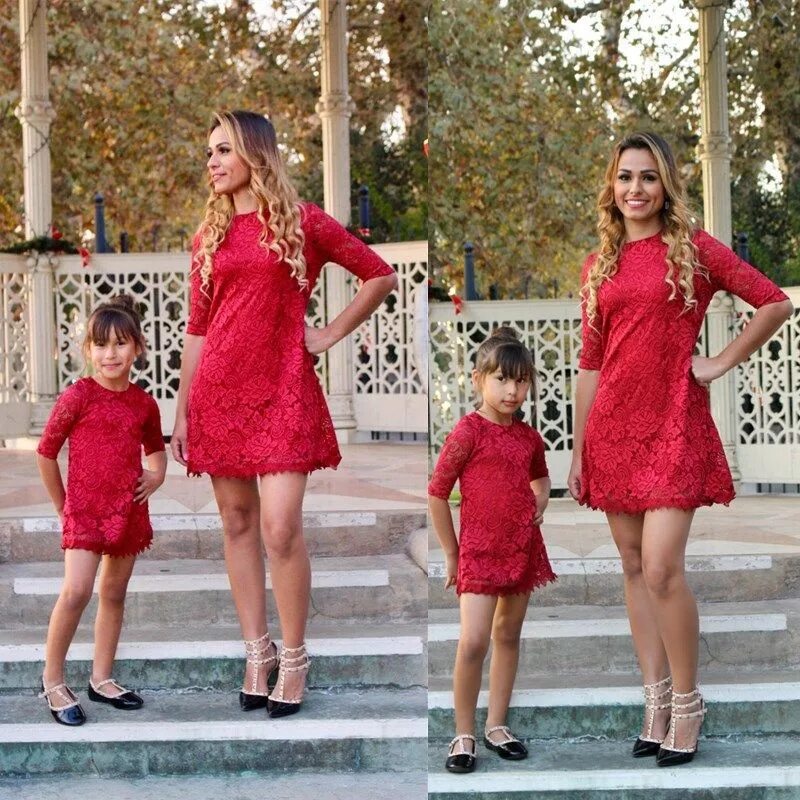 Одинаковые платья для мамы. Платье для мамы. Платье мама и дочка одинаковые. Кружевное платье мама и дочка.