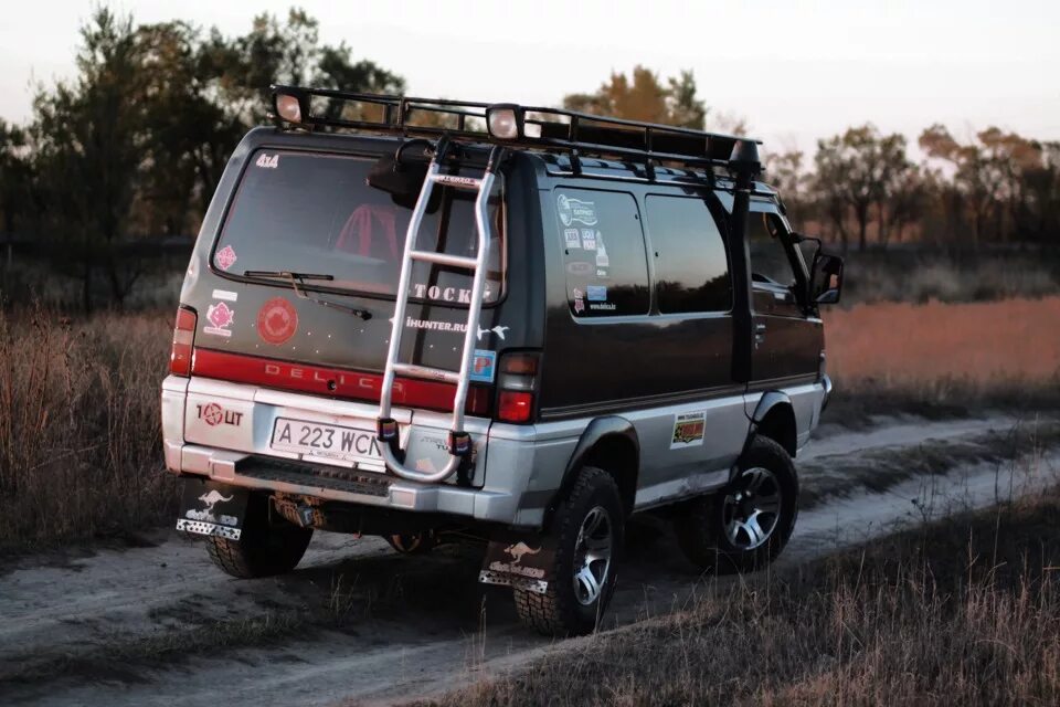 Митсубиси Делика 4х4. Mitsubishi Delica d4. Митсубиси Паджеро Делика. Mitsubishi Delica p35.