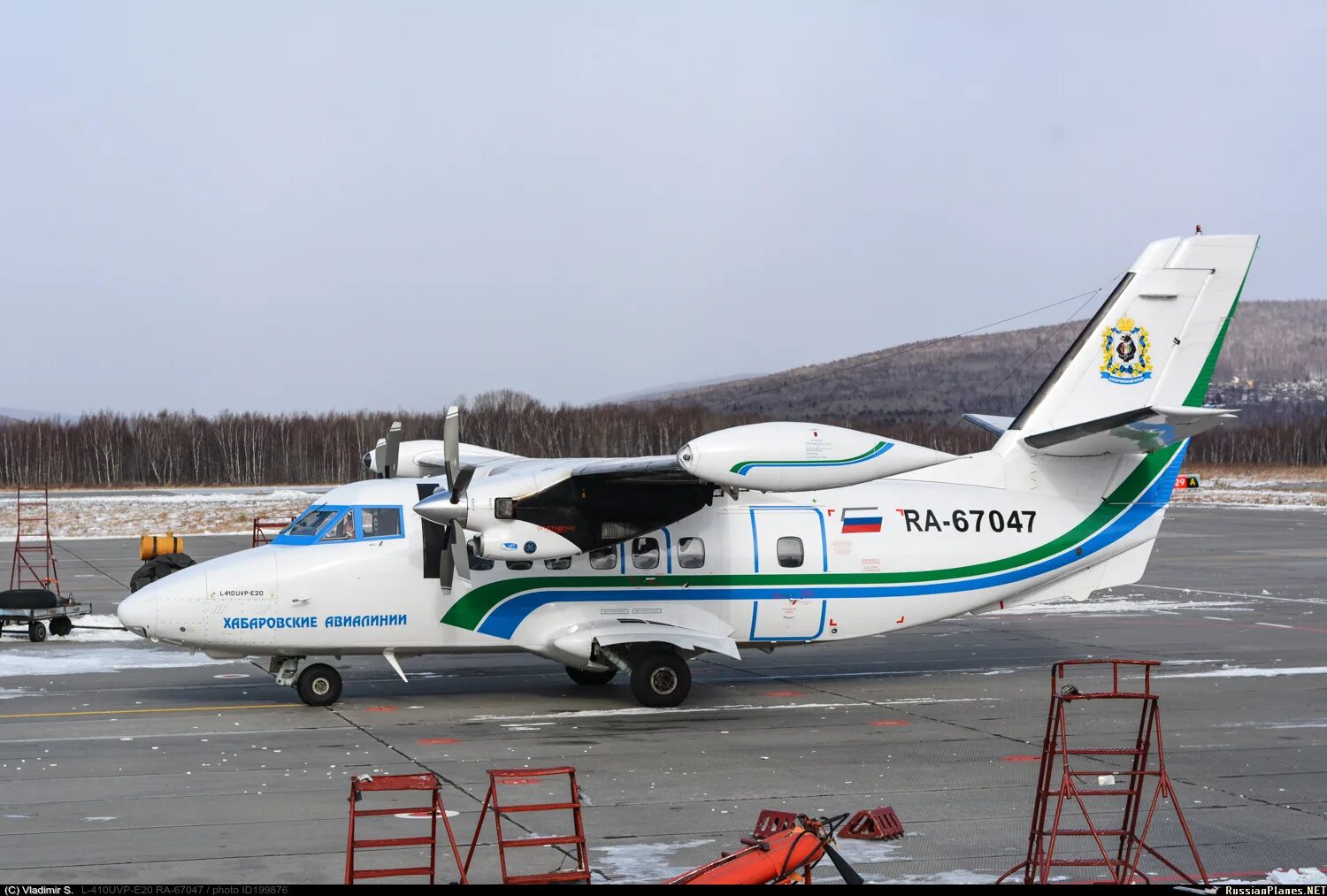 Полет на самолете хабаровск. L 410 ХАБАВИА. Let l-410 хабаровские авиалинии. Самолет л 410 хабаровские авиалинии. Л-410 ХАБАВИА.