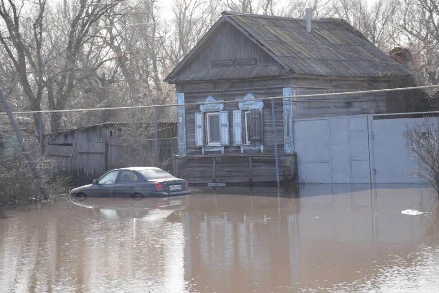 Паводок 2024 саратовская обл. Село Покровка Вольский район. Потоп. Наводнения. Затопленный дом.