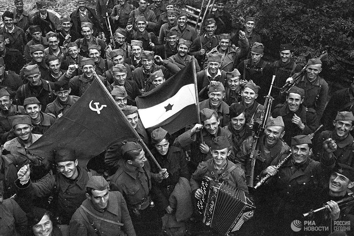 Народно-освободительная армия Югославии. Белградская операция 1944. Освобождение Белграда, октябрь 1944 года. 20 Октября – освобождение столицы Югославии Белграда.. Антифашистской борьбе