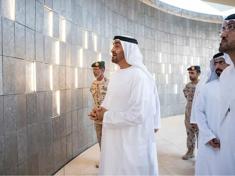 Последнее видео шейх. Шейх нахайян. шейх в золотом салоне. sheikh mohammed bin zayed-al nahyan haqida. sheikh zayed founder’s memorial.