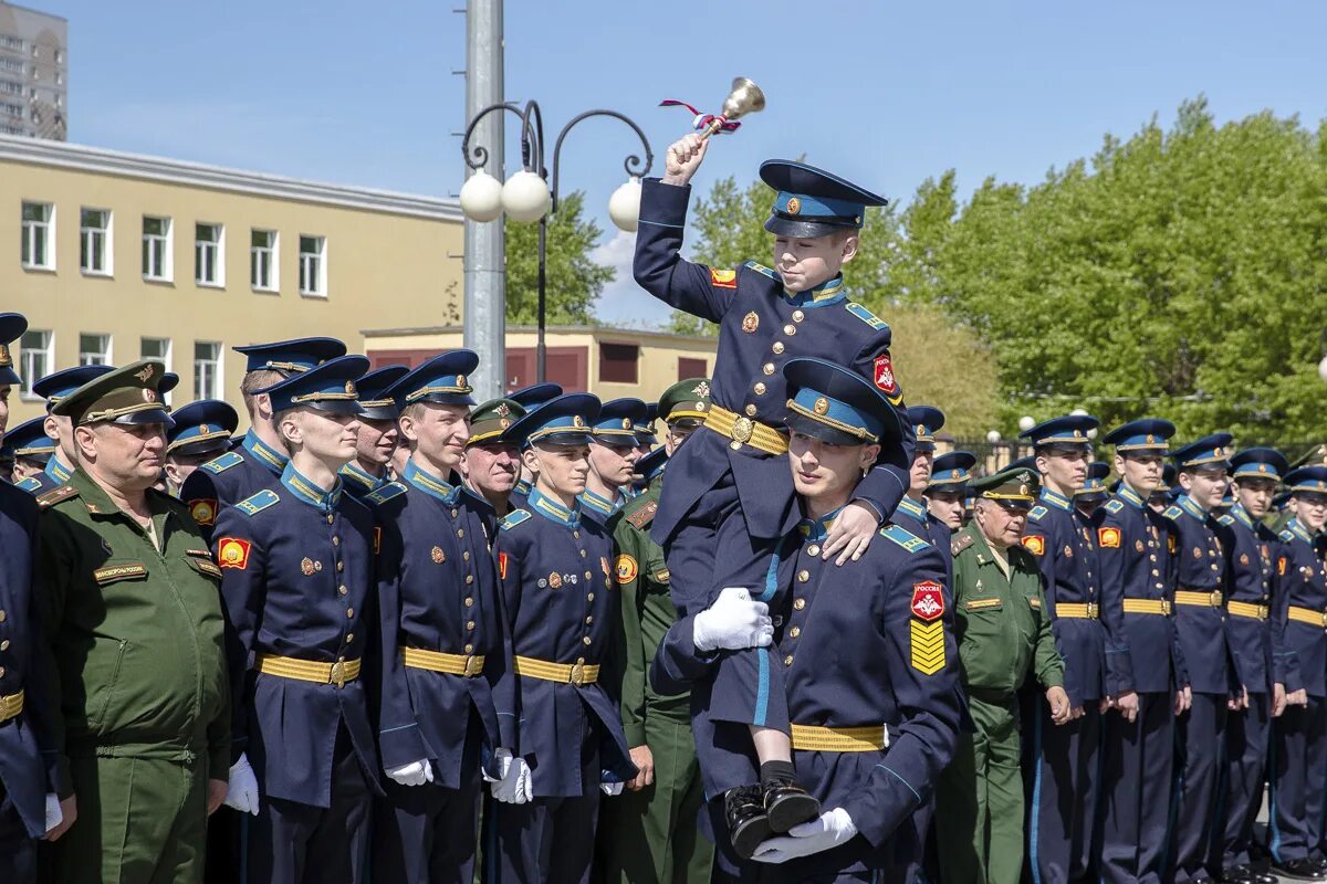 Первый кадетский корпус отзывы. Тюмень военное кадетское училище. Тюменское президентское кадетское училище Тюмень. Морозовский кадетский корпус. Тюменский кадетский президентский корпус.