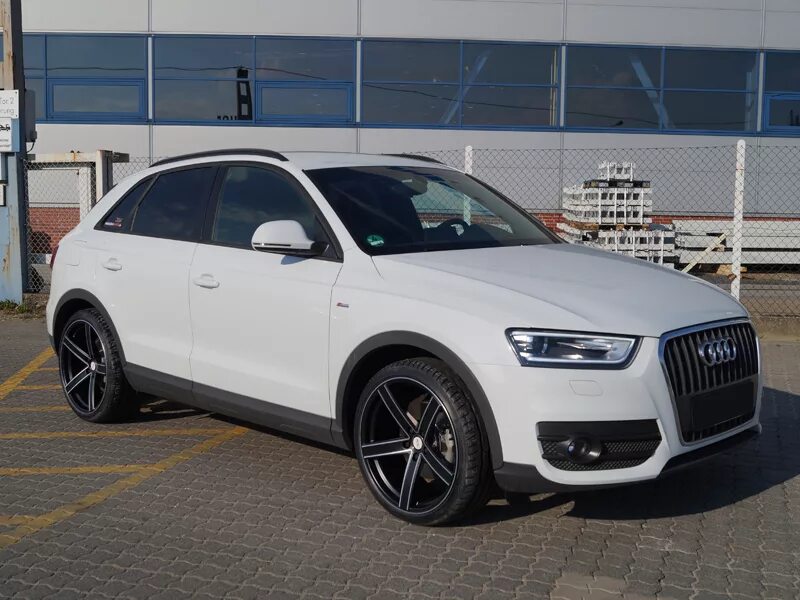 Ауди q3 черная. Диски ауди q3. Ауди ку 3. Диски ауди ку3. Audi q3 r19 black.