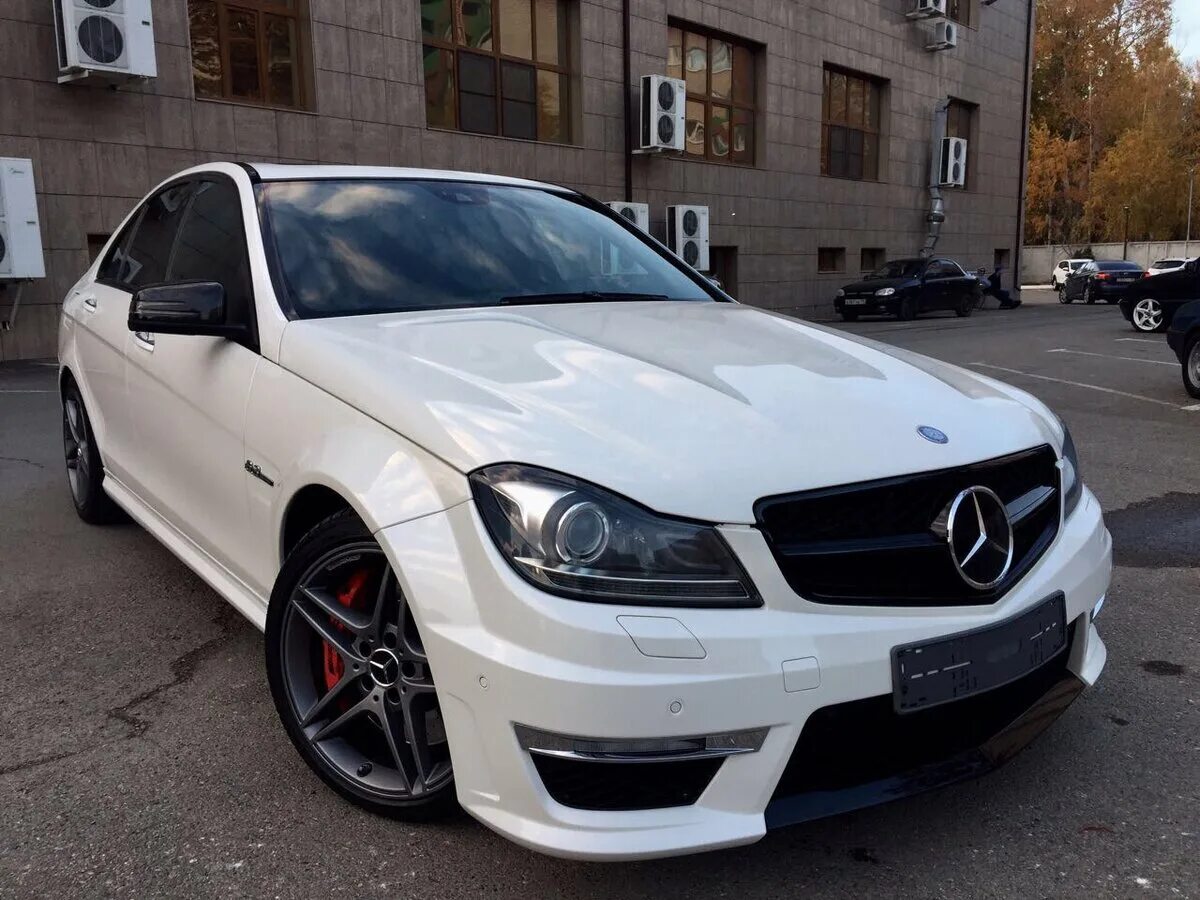 Мерседес 204 купить. Mercedes c63 w204 Рестайлинг. Мерседес w204 Рестайлинг. Mercedes Benz c class w204 AMG Рестайлинг. Mercedes c63 AMG w204 белый.