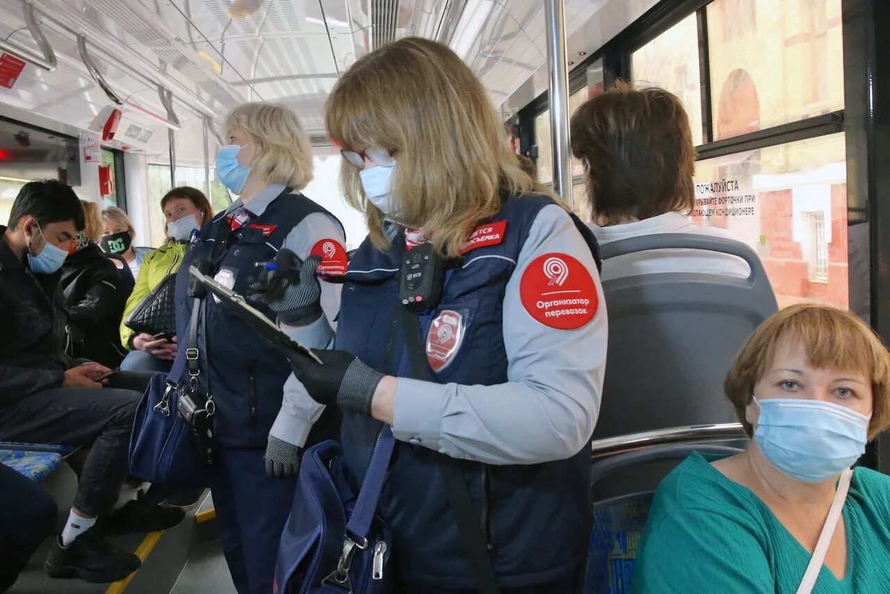 Контролеры в автобусе в Москве. Контролеры Московского транспорта. Контролер автобусов МСК. Контролеры в трамвае Москва.