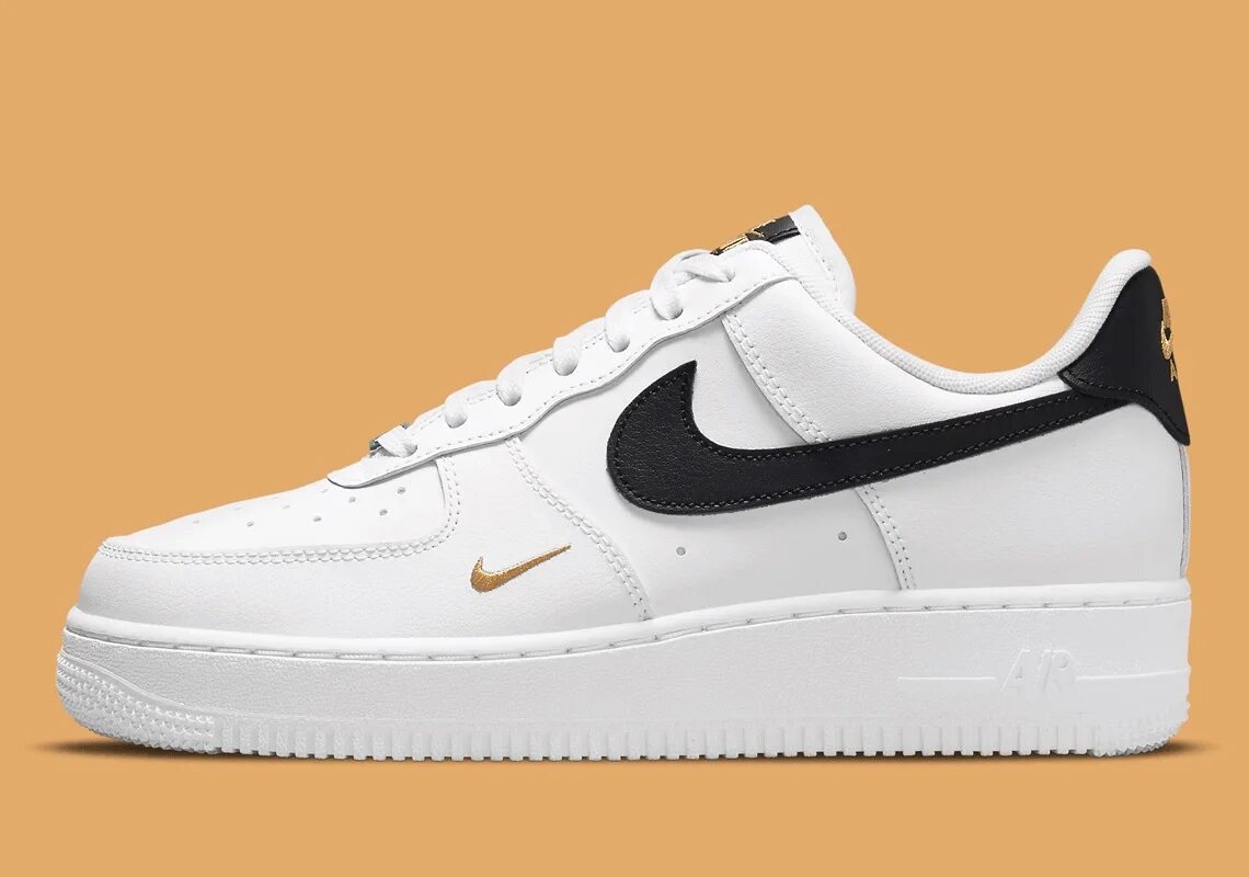 Найк 1 лоу. Nike Air Force White Black Swoosh. Nike Air Force 1 White Black Swoosh. Nike Air Force 1 Low White Black. Nike Air Force 1 Low White Black Swoosh.