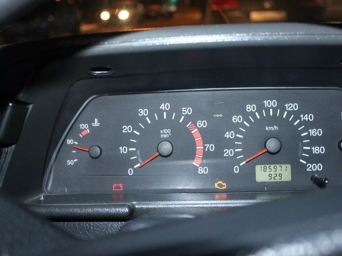 Спидометр ваз 2112. Ваз 2109 спидометр 220. Отказал спидометр на ваз 2110 инжектор 8 клапанов. Датчик тахометра ваз 2114. Спидометр от ваз 2114.